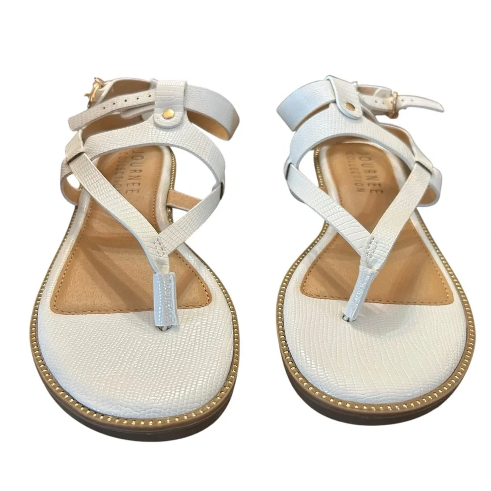 Journee Collection Tangie White Strappy Thong TStrap Flat Sandal NEW Size 8 - Picture 3 of 9